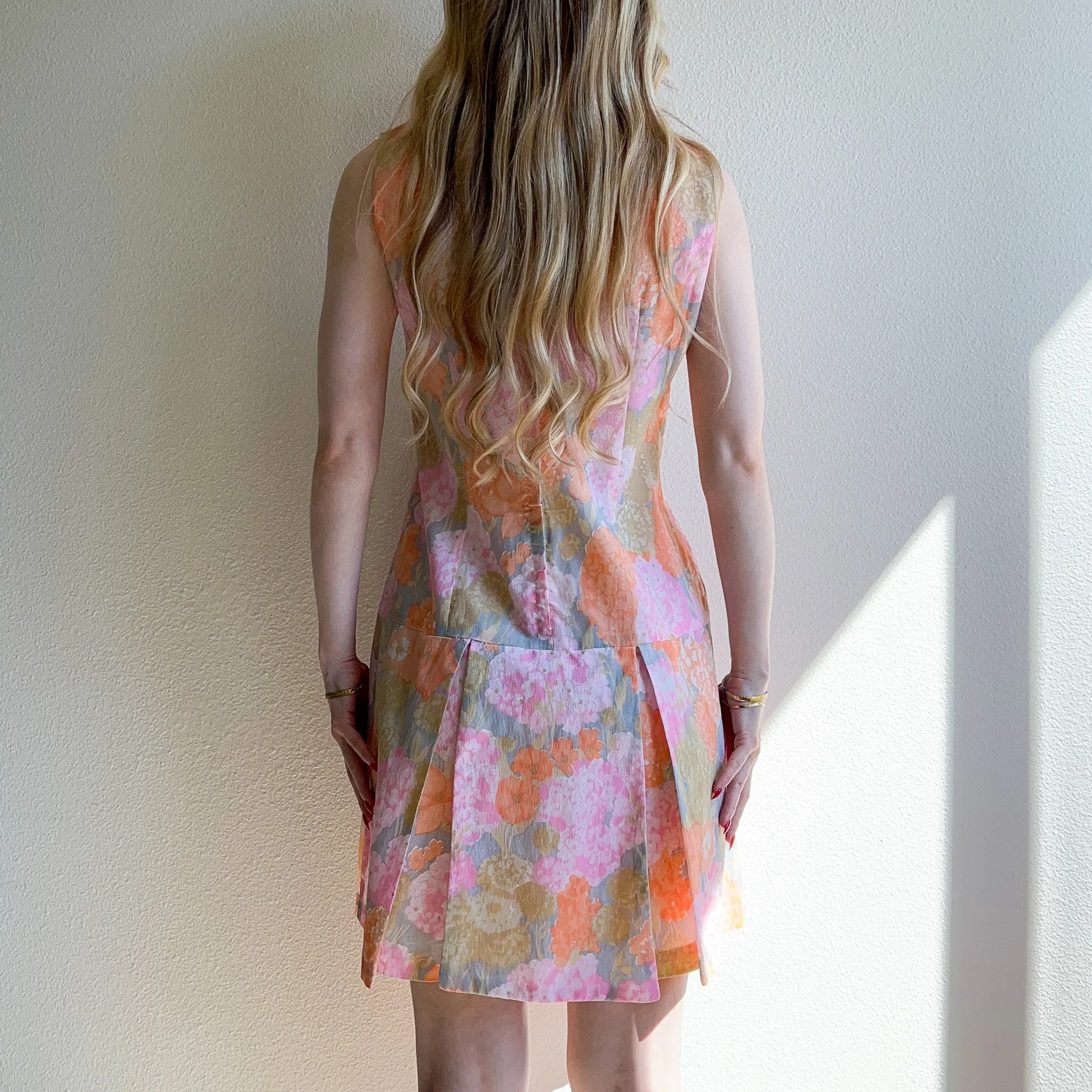 1960s Pink and Tangerine Hydrangeas Print Babydoll Romper (S/M)