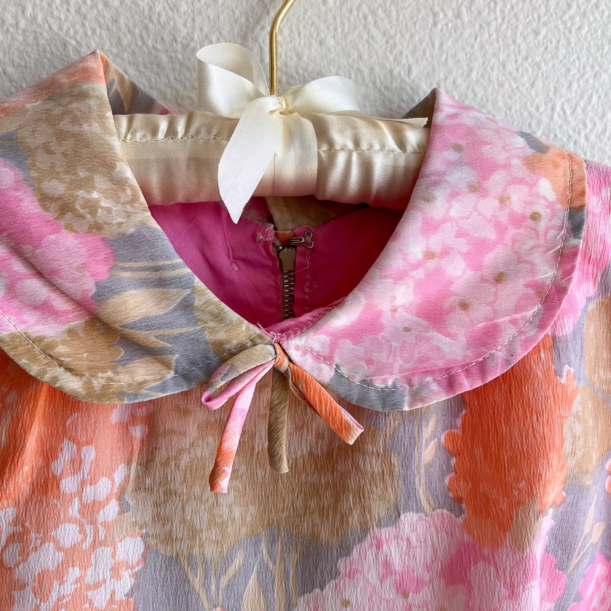 1960s Pink and Tangerine Hydrangeas Print Babydoll Romper (S/M)