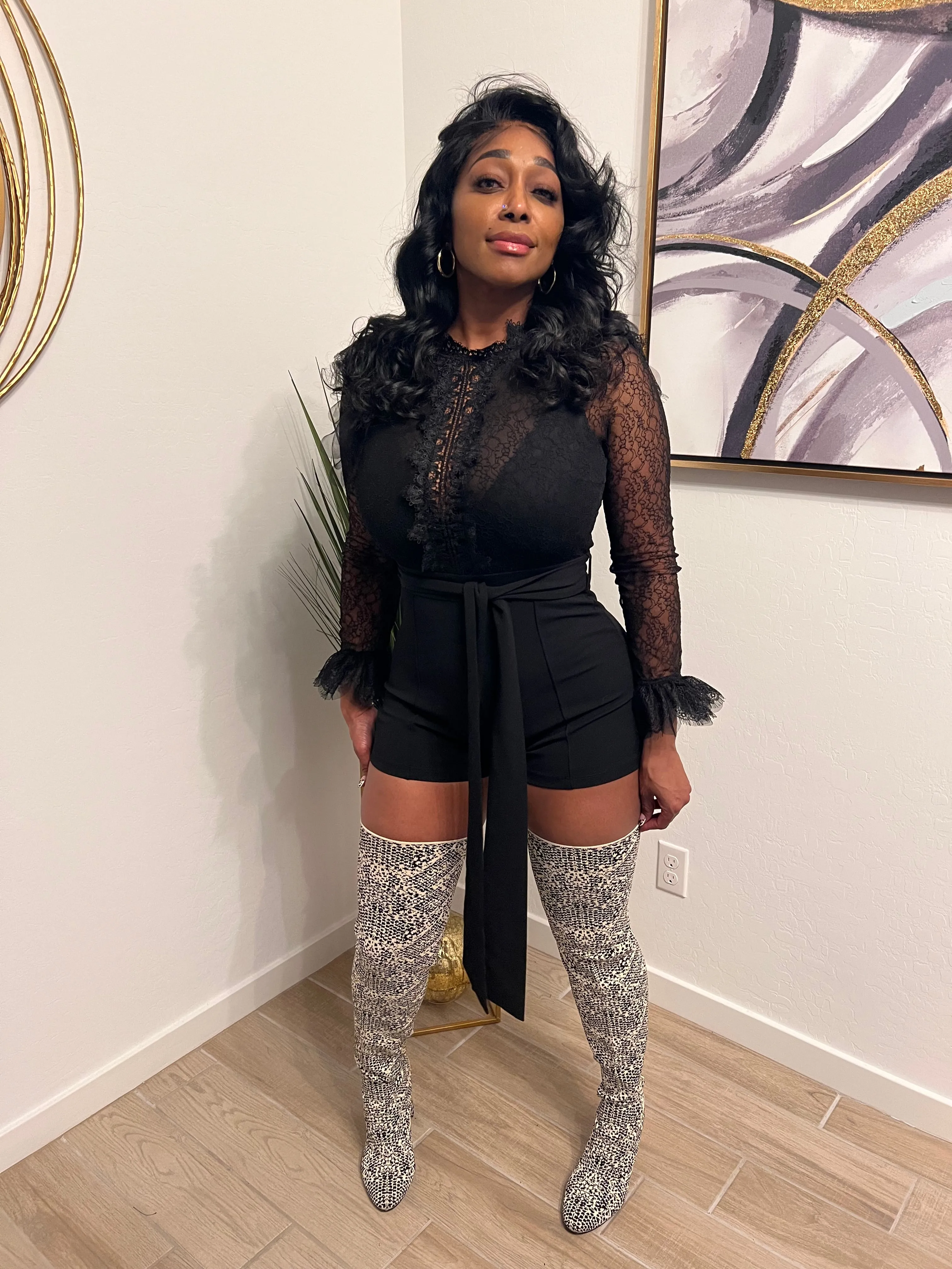 LACE AND RUFFLES ROMPER (BLACK)